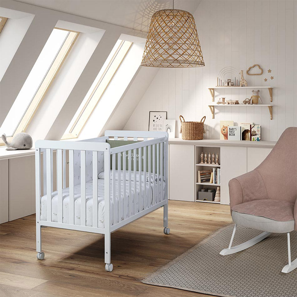 (Jarrons Online Exclusive) Micuna Nordika Baby Cot + Hegen Essentials Starter Kit Bundle