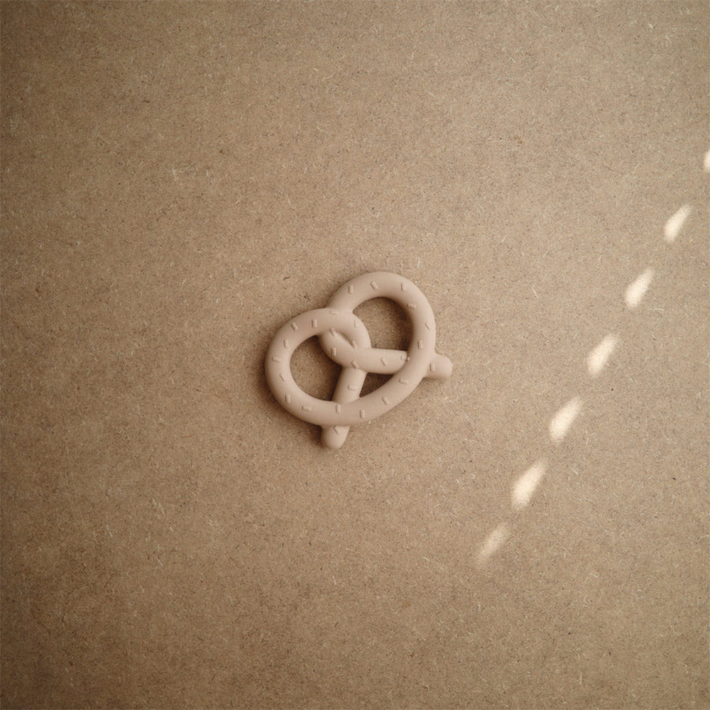 Mushie Pretzel Teether - Natural