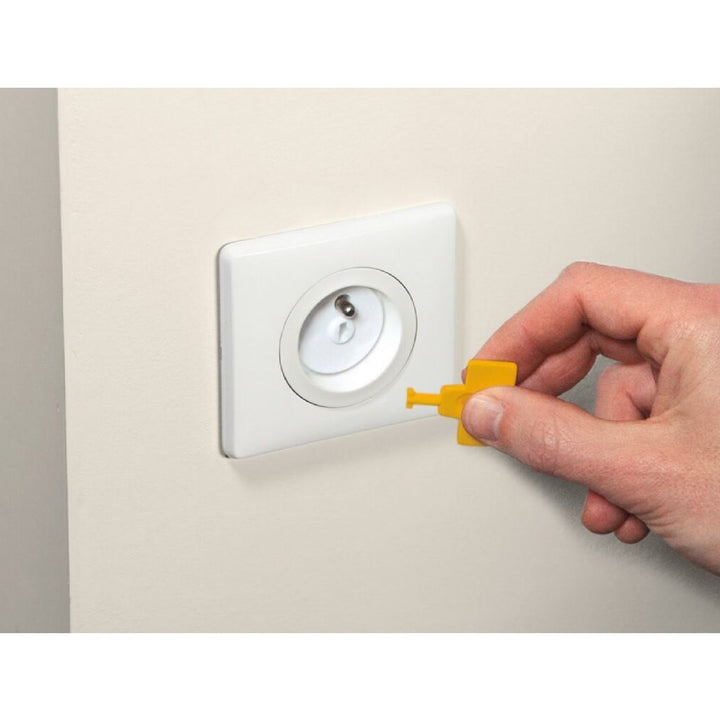 Electrical Plug Safety Inserts Safety 1st Euro Sockets Inserts / Outlet Plugs With Removal Keys ...