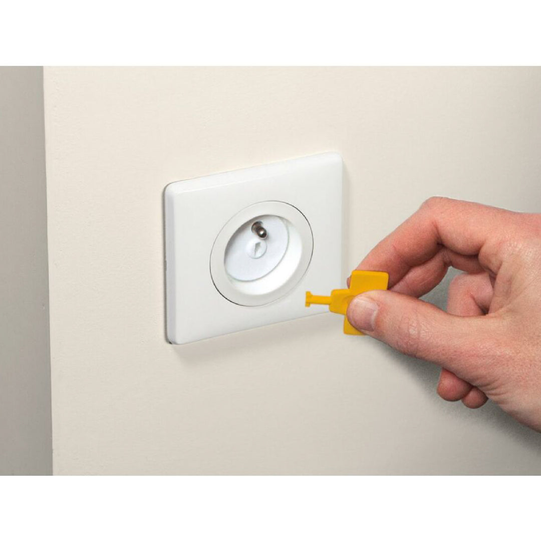 Safety 1st Euro Sockets Inserts / Outlet Plugs With Removal Keys