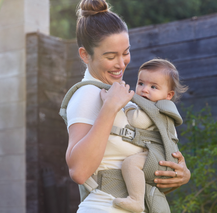 Ergobaby Omni Deluxe Mesh Baby Carrier - Soft Olive