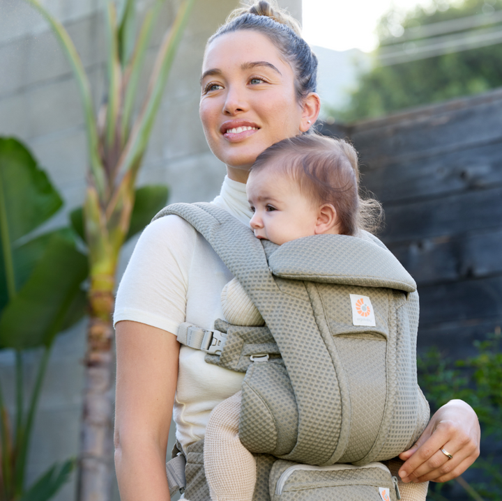 Ergobaby Omni Deluxe Mesh Baby Carrier - Soft Olive