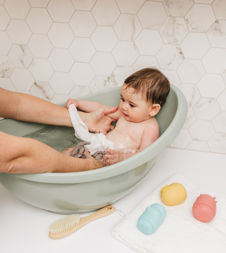 Bubble Cuddle Bath with Newborn Support Insert