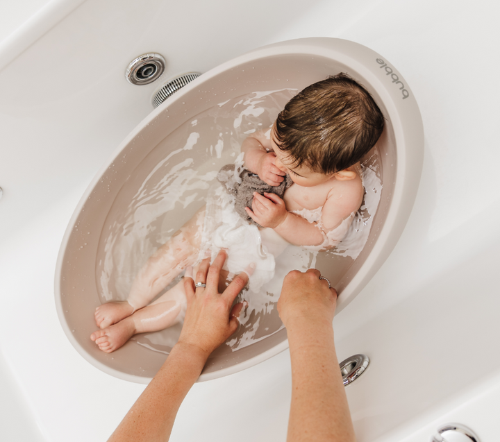 Bubble Cuddle Bath with Newborn Support Insert