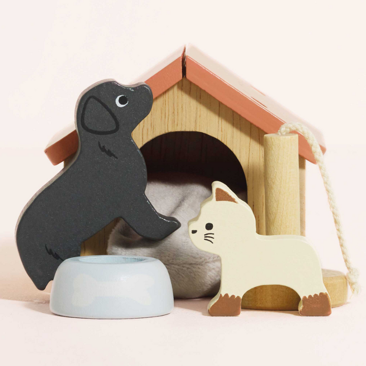 Le Toy Van Dolls House Pet Set