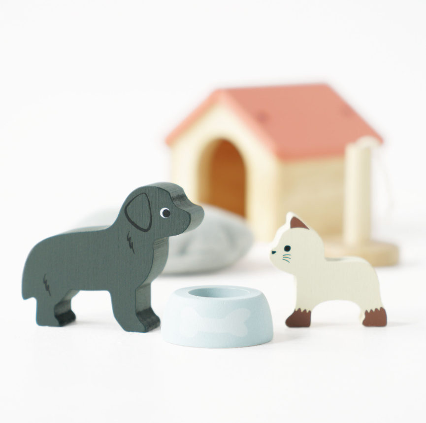 Le Toy Van Dolls House Pet Set
