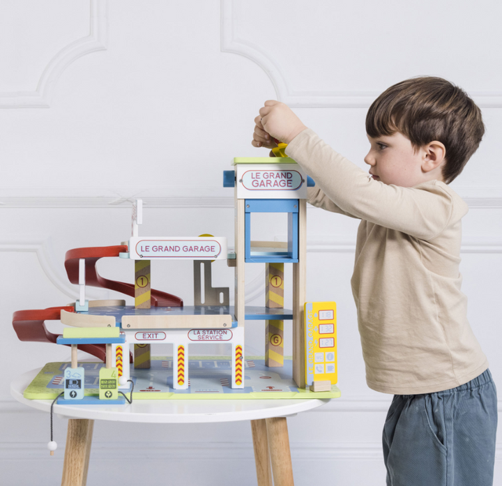 Le Toy Van Le Grand Wooden Garage