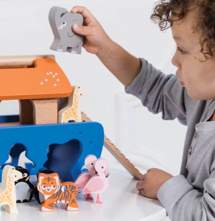 Le Toy Van Noah's Ark & Animals Shape Sorter