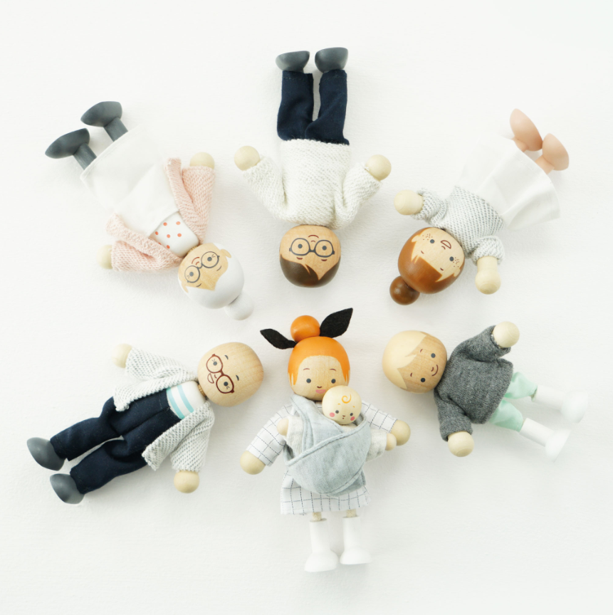 Le Toy Van Wooden Dolls House Family