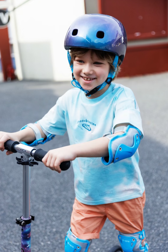 Micro Neochrome Blue Helmet