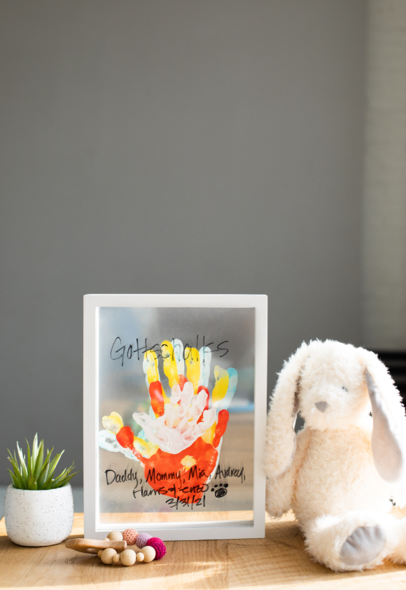 Pearhead Clear Family Print Frame - White
